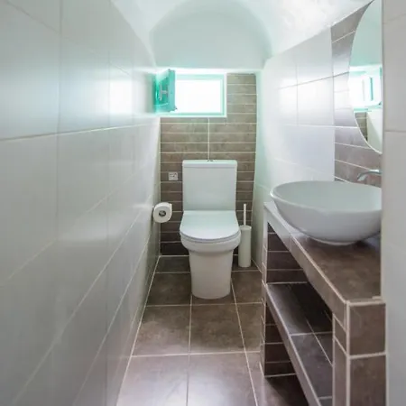 Sophia Castle View * Oia (Santorini)