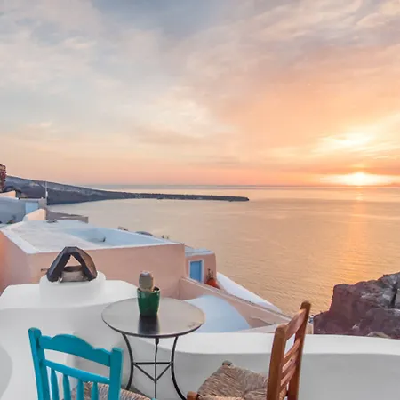 Sophia Castle View * Oia (Santorini)