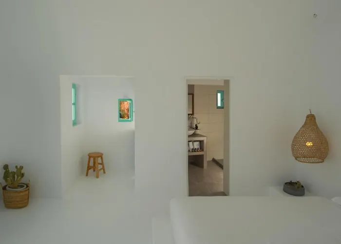 Sophia Castle View * Oia